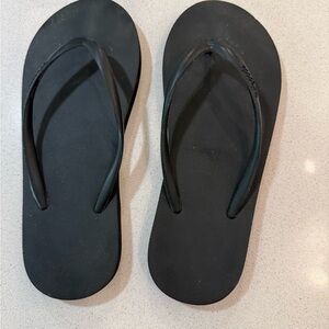 Feelgoodz Black Flip Flop Sandals
